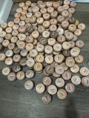 One New Maybelline Dream Matte Mousse Assorted Shades ( Firm price )